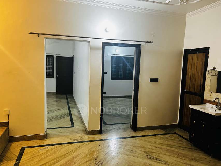 3 BHK Flat In Hig Flats for Rent  In Indirapuram