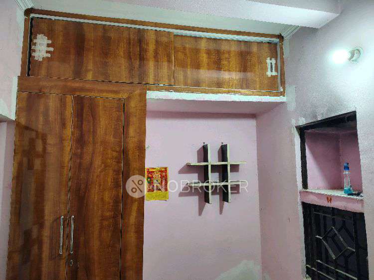 1 BHK Flat In Lal Building  for Rent  In Lal Building