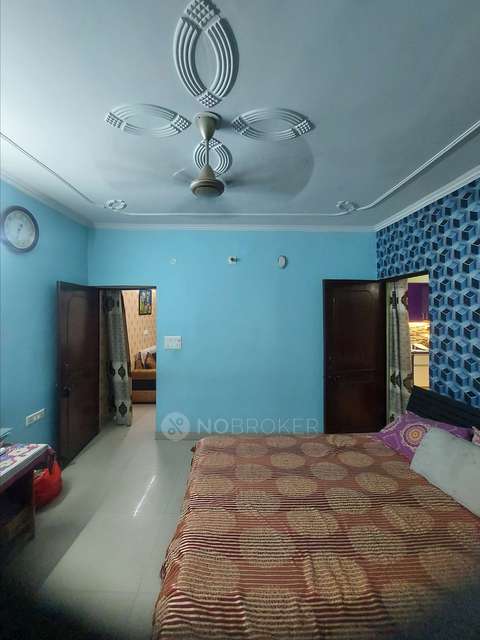2 BHK Flat In Ekta Enclave, Peeragarhi Village For Sale  In Paschim Vihar