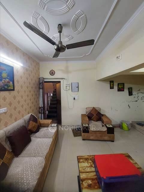 2 BHK Flat In Ekta Enclave, Peeragarhi Village For Sale  In Paschim Vihar