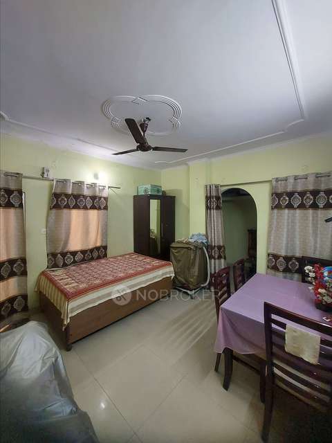2 BHK Flat In Ekta Enclave, Peeragarhi Village For Sale  In Paschim Vihar