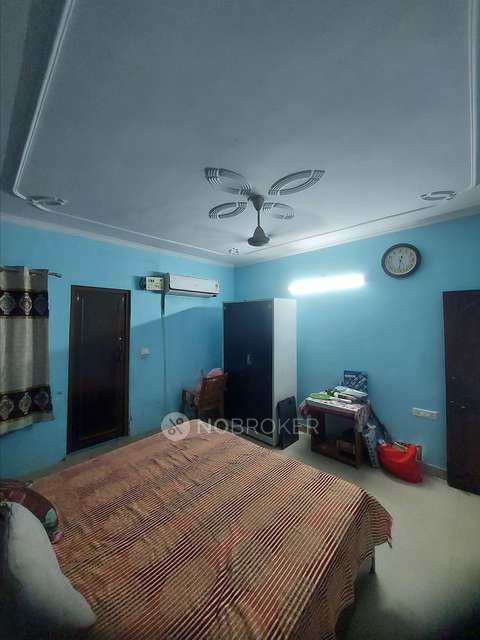 2 BHK Flat In Ekta Enclave, Peeragarhi Village For Sale  In Paschim Vihar