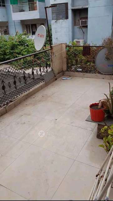 2 BHK Flat In Ekta Enclave, Peeragarhi Village For Sale  In Paschim Vihar