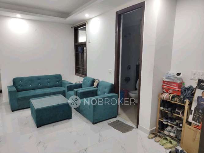 Standalone Buiiding Freedom Fighter Enclave Road, Sainik Farm Rent