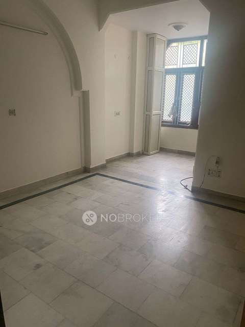 2 BHK Flat In East Punjabi Bagh Road For Sale  In East Punjabi Bagh