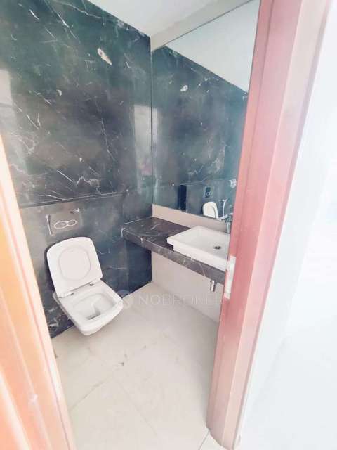 2 BHK Flat In Transcon Triumph  For Sale  In Andheri West
