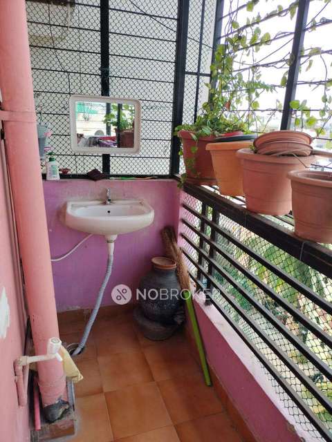 2 BHK Flat In Vaishnavi Lotus Apartment For Sale  In Champapet