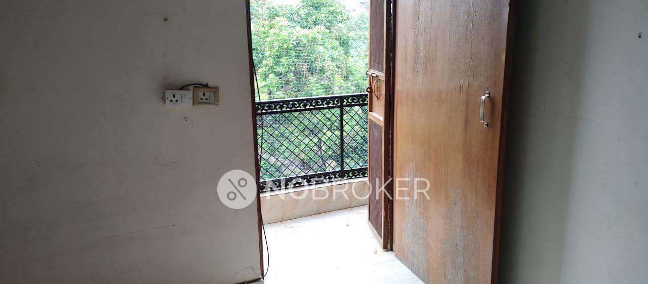 2 BHK Flat For Sale  In Dilshad Colony