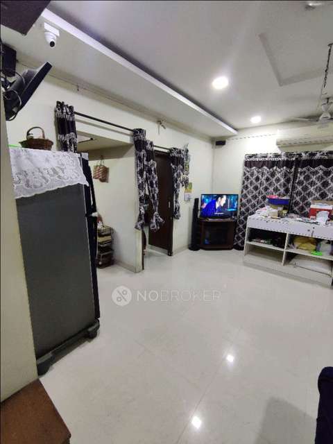 2 BHK Flat In Grandeurr Apartment For Sale  In Selaiyur