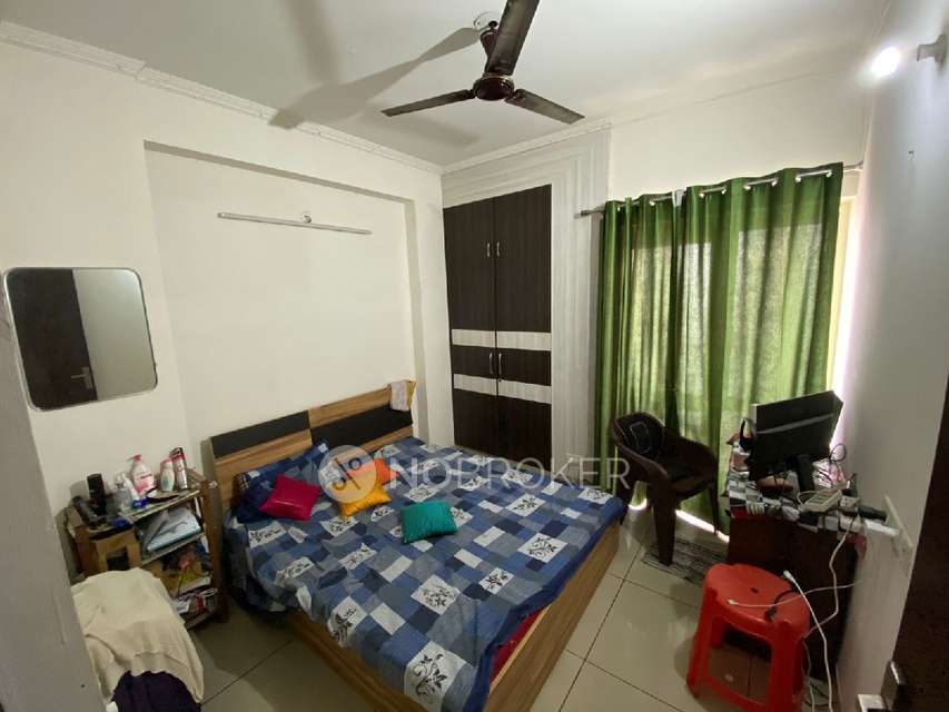 2 BHK Flat In Panchsheel Green 1 For Sale  In Sector 16