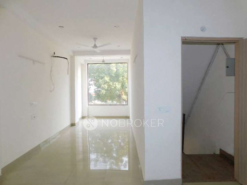 Office Space in Sector 52, Noida for Rent 