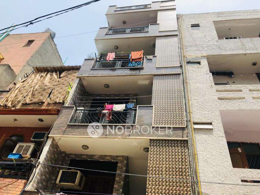 1 RK Flat In Standalone Building  for Rent  In Ramesh Nagar