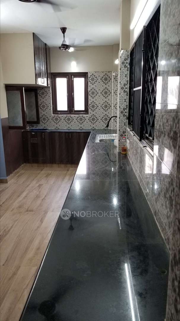 Independent House Raja Annamalai Puram Rent WITHOUT BROKERAGE Semi