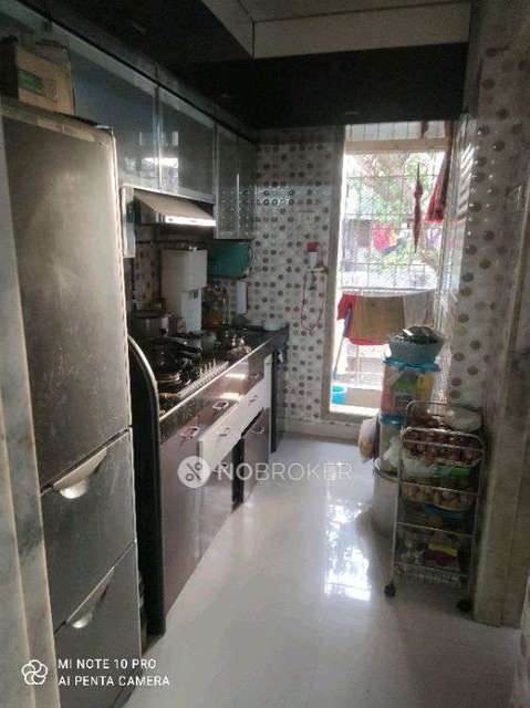 1 BHK Flat In Rashmi Yug For Sale  In Malad East