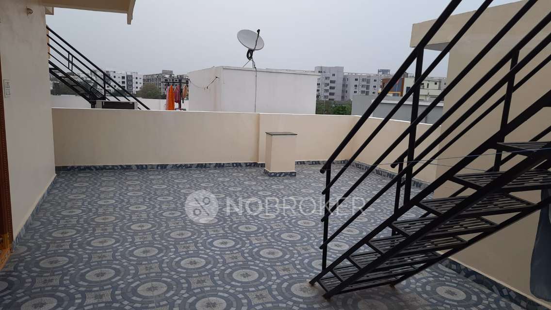 4+ BHK Flat For Sale  In Boduppal