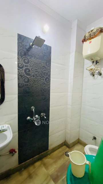 2 BHK Flat In Dr Builder For Sale  In Jitar Nagar, Krishna Nagar