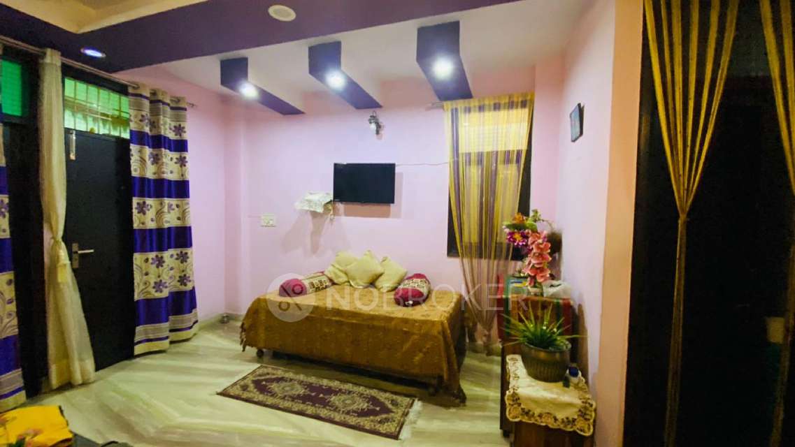 2 BHK Flat In Dr Builder For Sale  In Jitar Nagar, Krishna Nagar