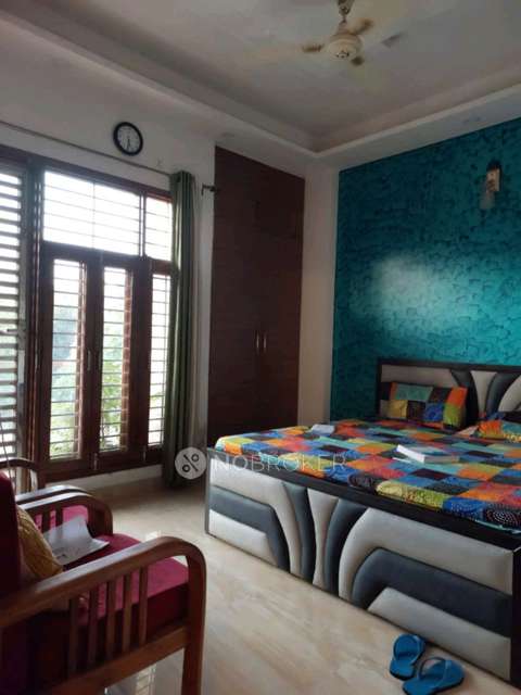 4 BHK Flat In Mohan Meakin Society For Sale  In Vasundhara