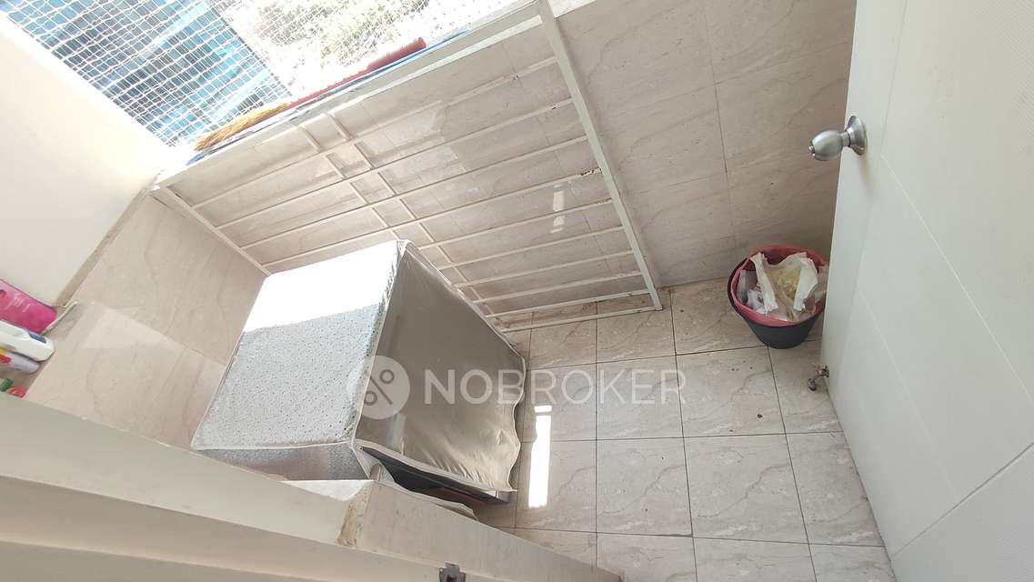 2 BHK Flat In Rr Village Pointe For Sale  In Manikonda