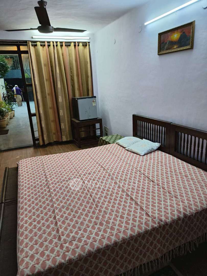 Independent House Defence Colony Rent WITHOUT BROKERAGE Fully