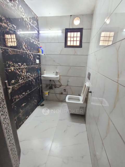 2 BHK Flat In Jaina Apartments, Rohini For Sale  In Rohini