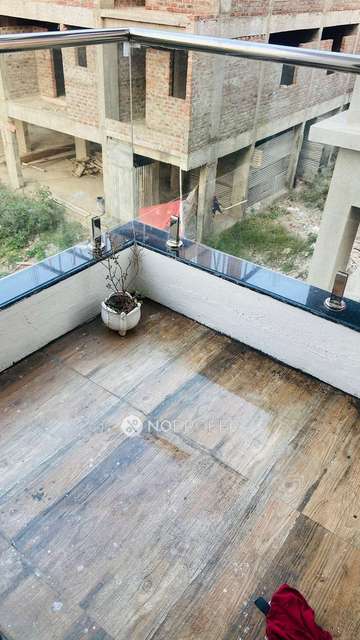 2 BHK Flat In Trimurti Niwas  For Sale  In Shikrapur