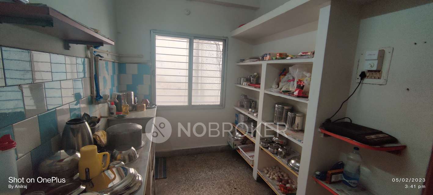 2 BHK Flat In Jaganidi Building For Sale  In Rasoolpura