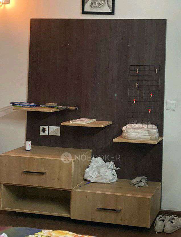 Omaxe Spa Village Sector 78 Rent WITHOUT BROKERAGE Semifurnished 2