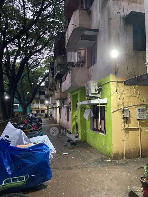 2 BHK Flat In Fivestar Apartment for Rent  In Annanagar East