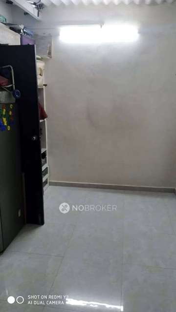 1 RK House For Sale  In Kandivali West