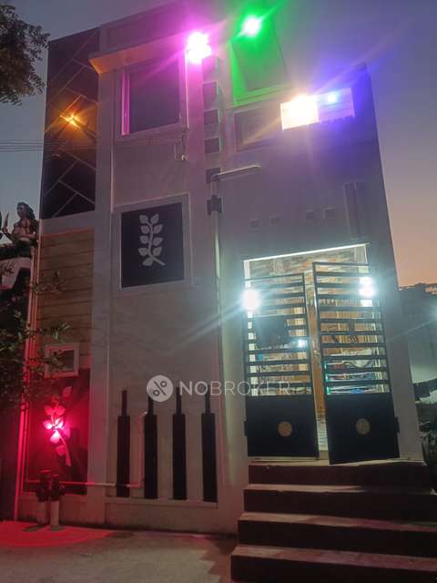 Shared Room for Male In 2 BHK  In Mangadu