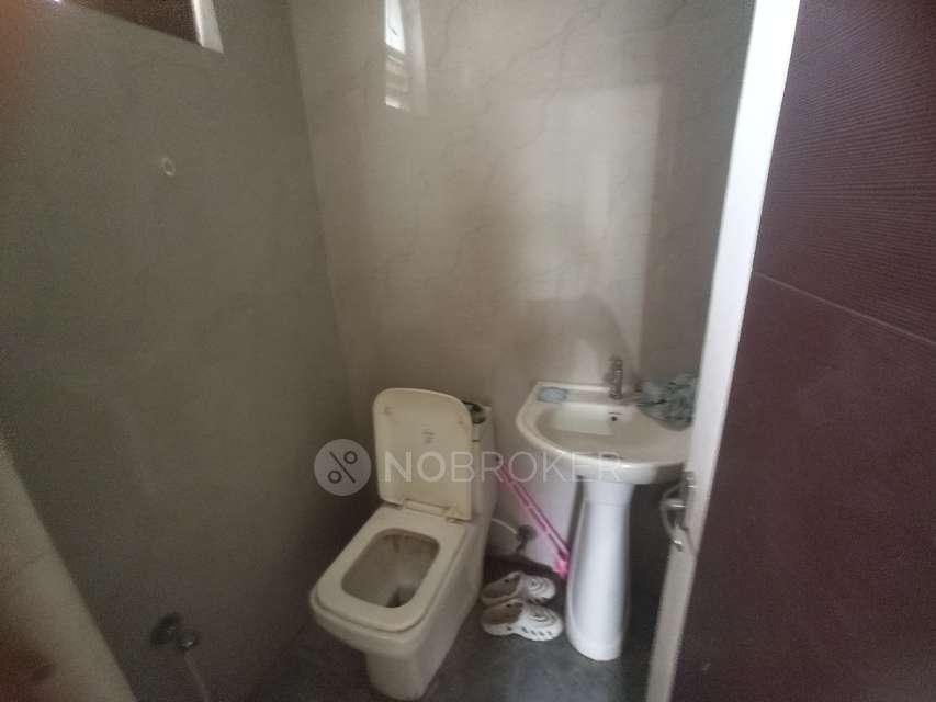 2 BHK Flat In Hilton View Park For Sale  In  Rajender Nagar