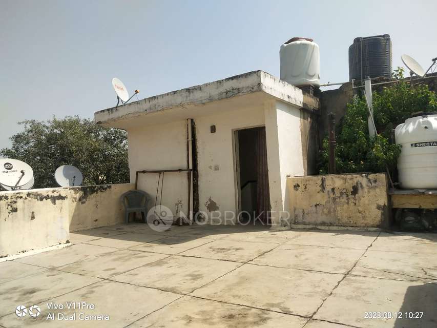 2 BHK Flat In  Dda Mig Flats  For Sale  In Dilshad Garden