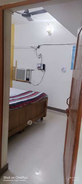 2 BHK Flat In  Dda Mig Flats  For Sale  In Dilshad Garden