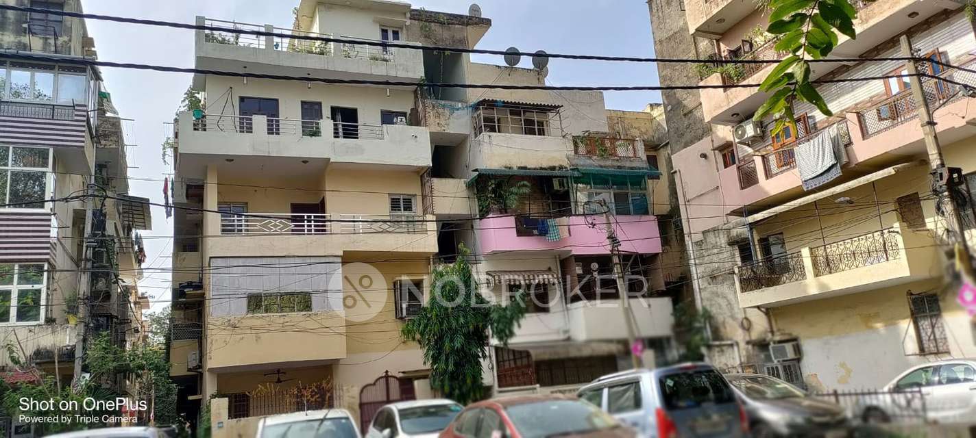 2 BHK Flat In  Dda Mig Flats  For Sale  In Dilshad Garden