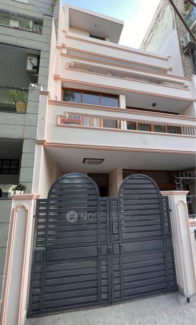 2 BHK House for Rent  In Janakpuri