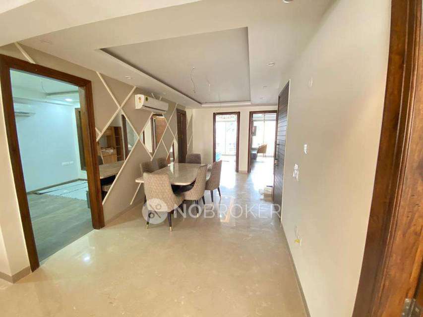 4 BHK Flat In Sb For Sale  In Sector 43