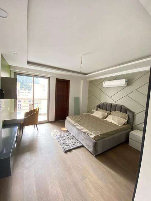 4 BHK Flat In Sb For Sale  In Sector 43