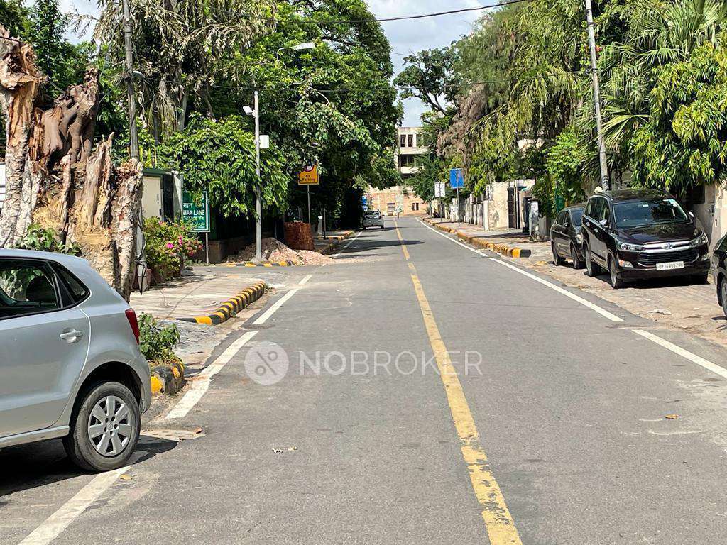 Independent House Connaught Place Rent WITHOUT BROKERAGE Semi