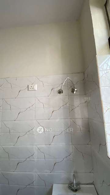 2 BHK Flat In Chander Nagar Society For Sale  In Ramprastha Colony