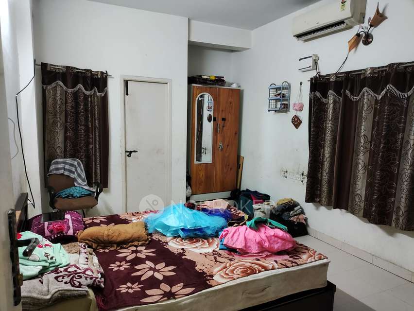 3 BHK Flat In Voora Prithvi Apartments, Kottivakkam For Sale  In Kottivakkam