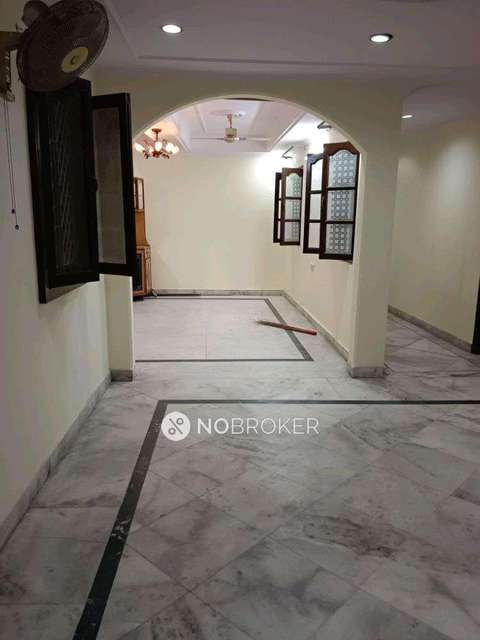 4 BHK Flat For Sale  In Model Town