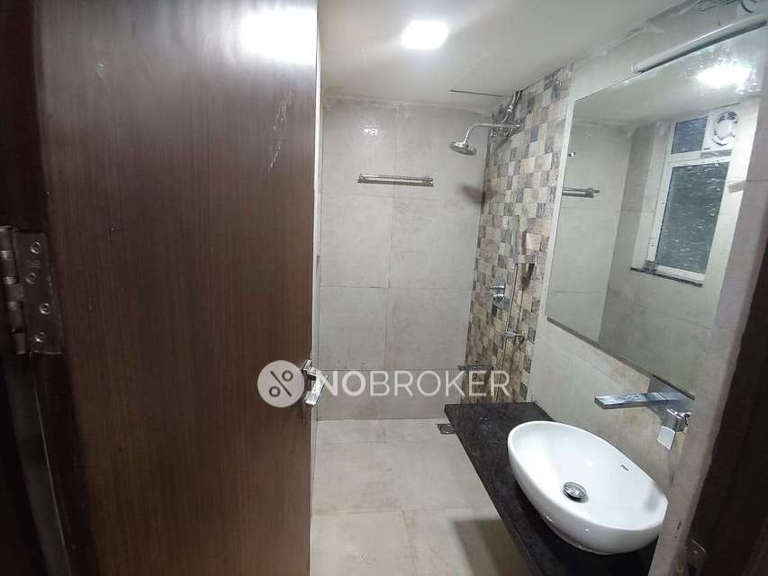 2 BHK Flat In Omkar Meridia For Sale  In Kurla West