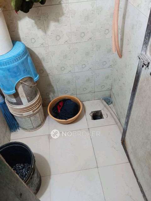 1 RK Flat In Vaishanavi Apt For Sale  In Wellesley Road, Sangamvadi