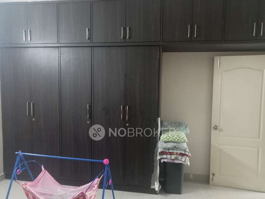 2 BHK Flat In Manjeera Diamond Towers For Sale  In Gopanpally,nallagandla