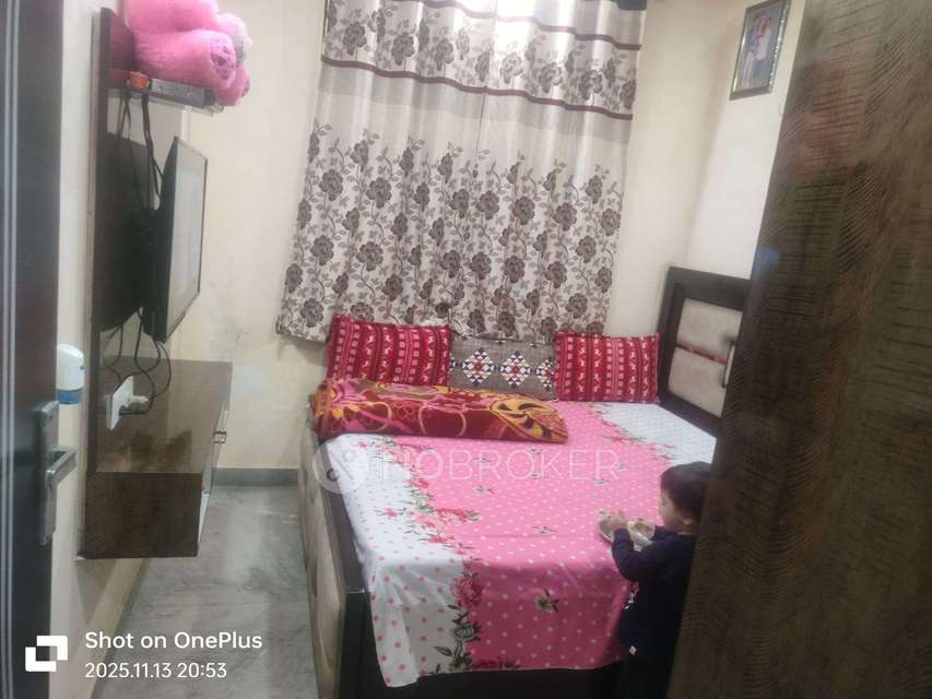 2 BHK Flat In Standalone Building   for Rent  In Pocket 7