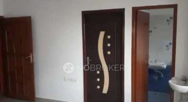 2 BHK Flat In Tarani Square  For Sale  In Perumbakkam