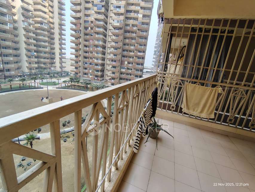 2 BHK Flat In Gaur City 7th Avenue For Sale  In Sector 4