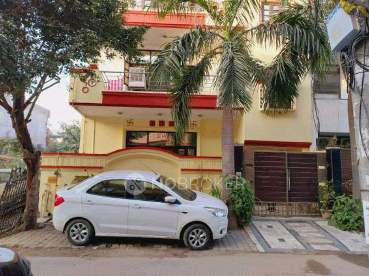1 RK Flat In Pg In Ka Block for Rent In 8, Near Kamal Hospital, Ka Block, Anand Vihar, Kaushambi, Ghaziabad, Uttar Pradesh 201010, India