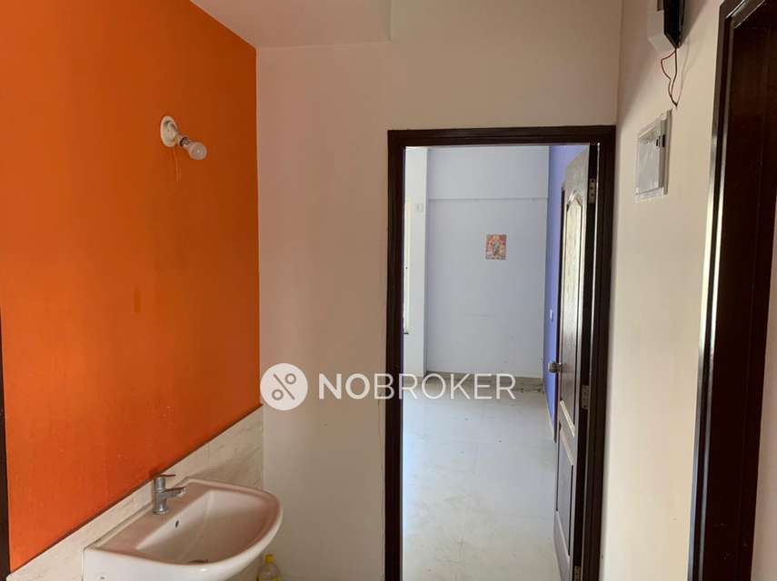 2 BHK Flat In Eminity Society For Sale  In Hadapsar